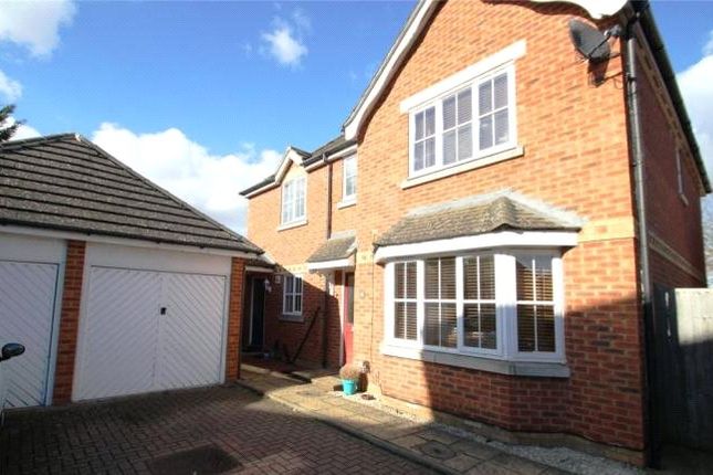 34, Nightingale Shott, Surrey photo 4