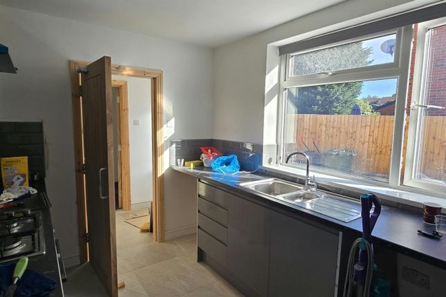 45, Bunkers Hill Lane, Bilston photo 2