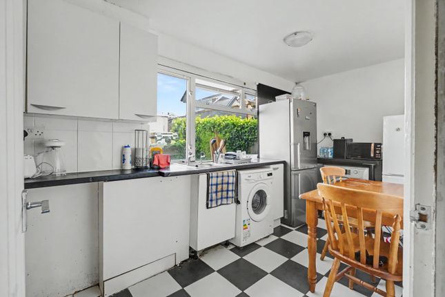 1, Frobisher Close, Daventry photo 4