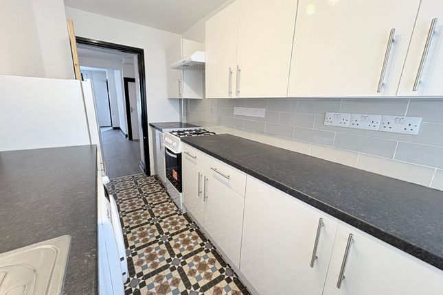 2 Grenfell Town, Swansea photo 3