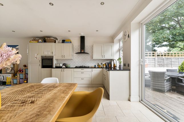 9, Oak Street, Romford photo 4