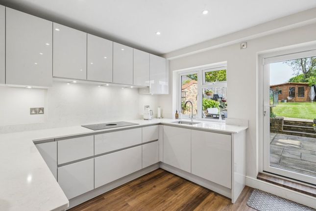 24,Hillside View, Rickmansworth Lane, Gerrards Cross photo 4
