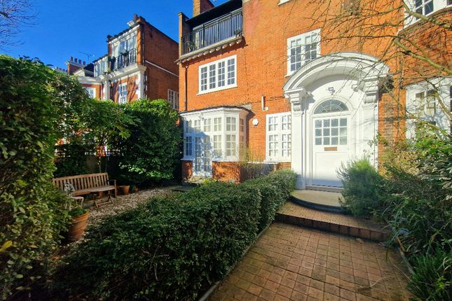 Flat to rent in Elsworthy Road, Primrose Hill, London