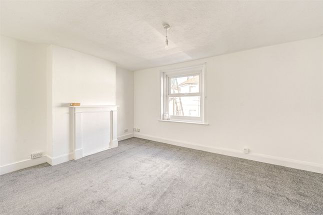 Flat for sale in Gratwicke Road, Worthing, West Sussex