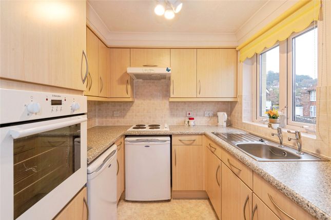15, Carlton Court, Minehead photo 4