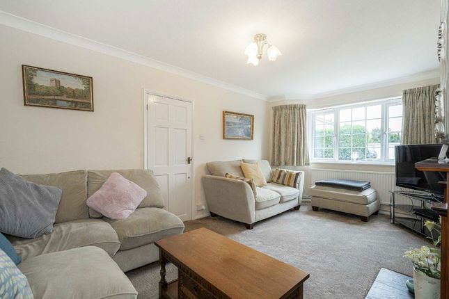 8, Halliford Road, Sunbury-On-Thames photo 2