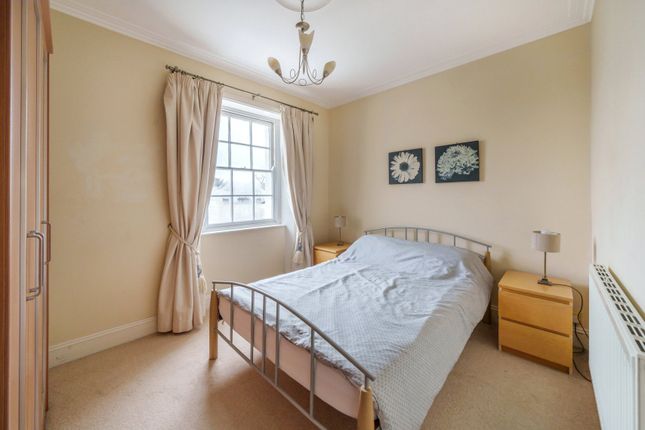 6, Douglas House, CHELTENHAM photo 3