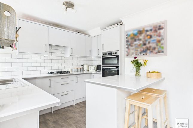 1 Warwick Close, Bognor Regis photo 3
