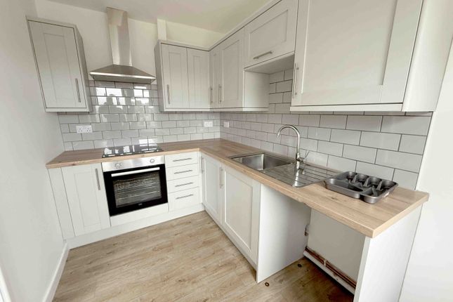 46 Heol Maes Y Cerrig, Loughor, Swansea photo 4