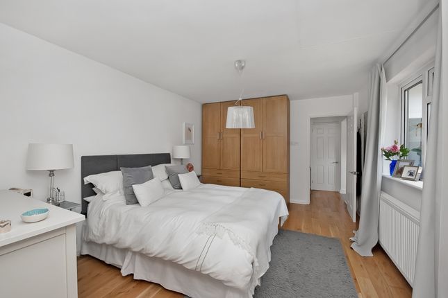 Terraced house for sale in Scotts Avenue, Bromley
