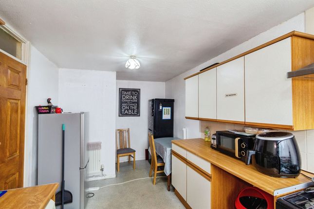10, Nevis Grove, Milton Keynes photo 2