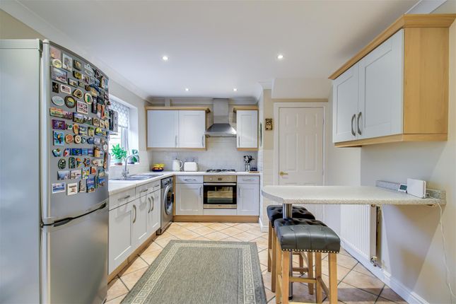 5, Ryecroft Farm Close, Barnsley photo 3
