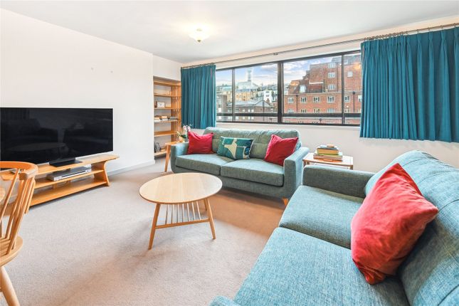 Flat 29, Harmont House, 20, Harley Street, London photo 3