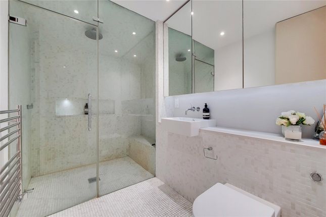 End terrace house for sale in Thornton Place, London