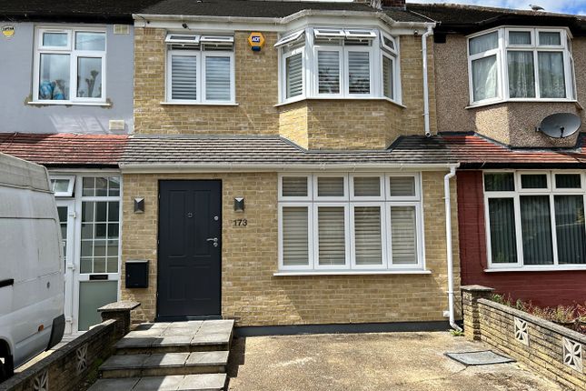 Thumbnail Property to rent in Conway Crescent, Perivale, Greenford
