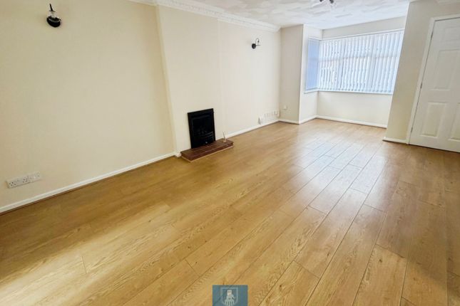 327, Beake Avenue, Coventry photo 2