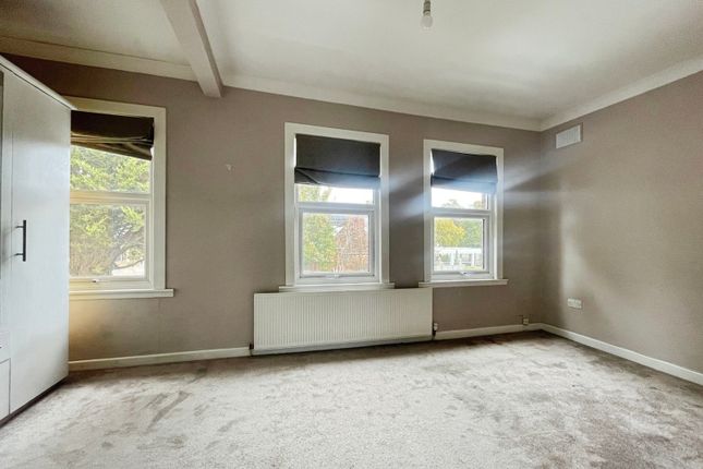 Flat 4, 9, Horseshoe Lane, Hertfordshire photo 4