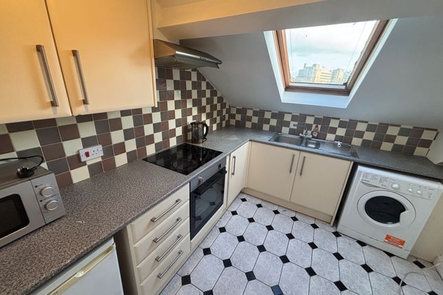 Flat 72, Stockport photo 4