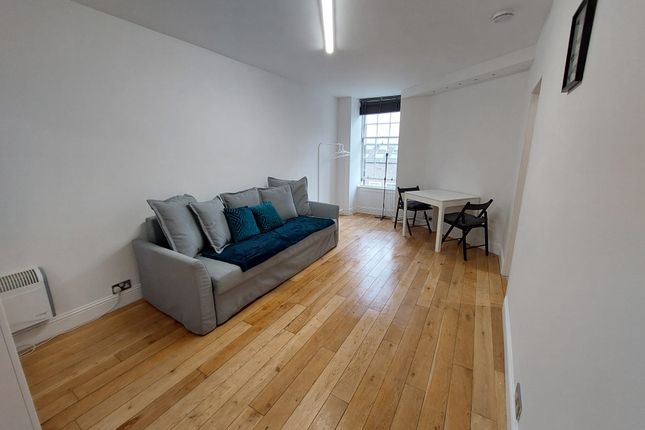 Thumbnail Flat to rent in Drummond Street, Edinburgh
