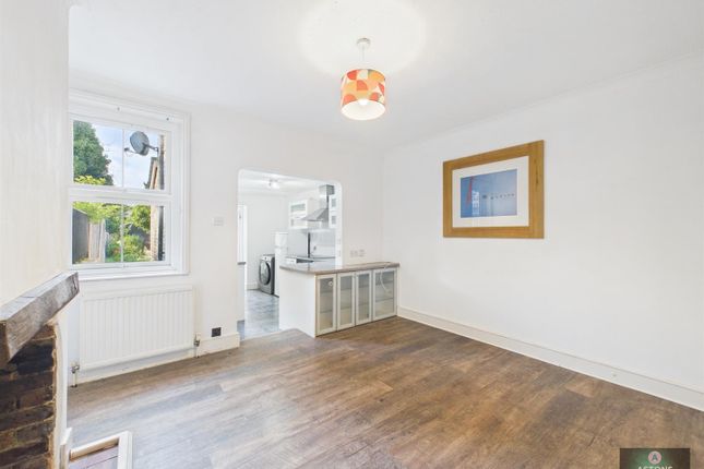 68, Hazelwick Road, Crawley photo 5