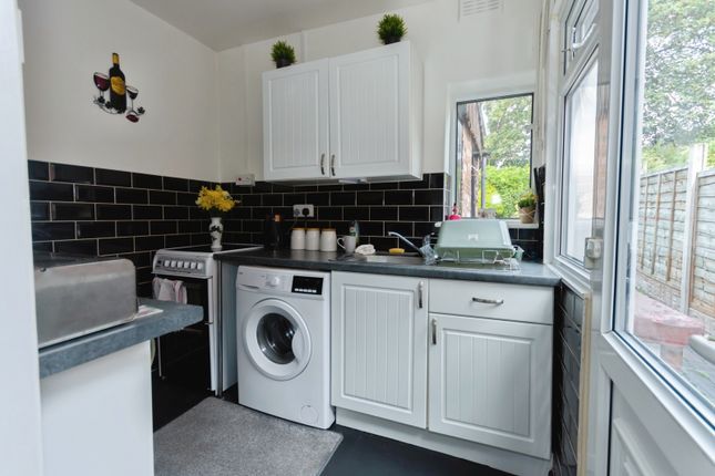 240, Beaumont Road, West Midlands photo 4
