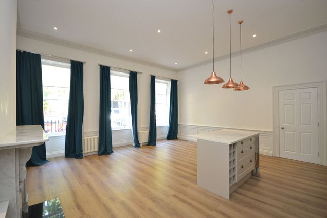 Flat to rent in Portland Square, Bristol, Somerset