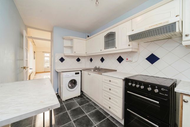 Flat for sale in Wharfedale Drive, Wirral