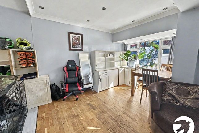 15, Kennard Close, Kent photo 2