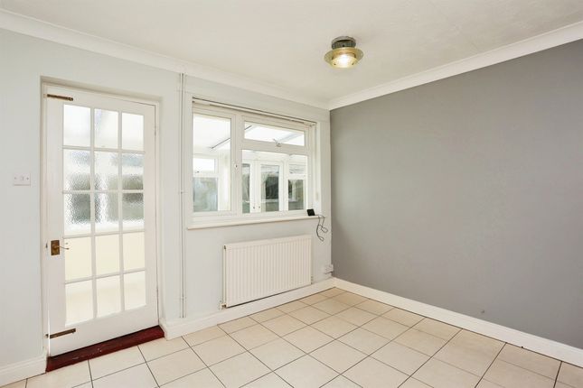 Detached bungalow for sale in Sandcliffe Road, Grantham