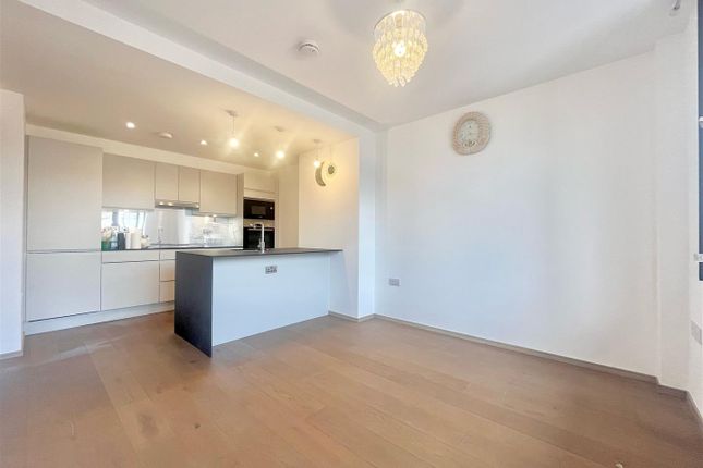 Flat 23 Kirk House, 97 High Street, Yiewsley photo 2