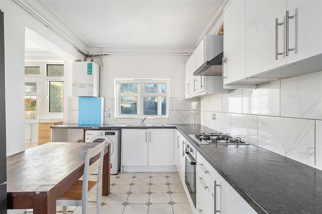 286, Staines Road, Ilford photo 3