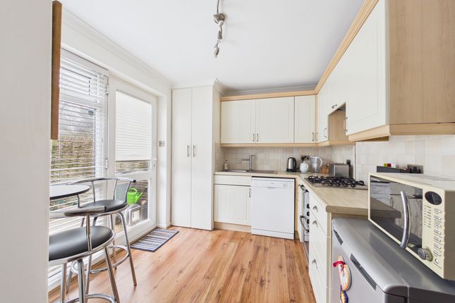 51 Littlewood, High Wycombe photo 4