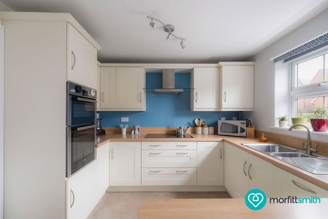 7, Glenwood Court, Sheffield photo 2