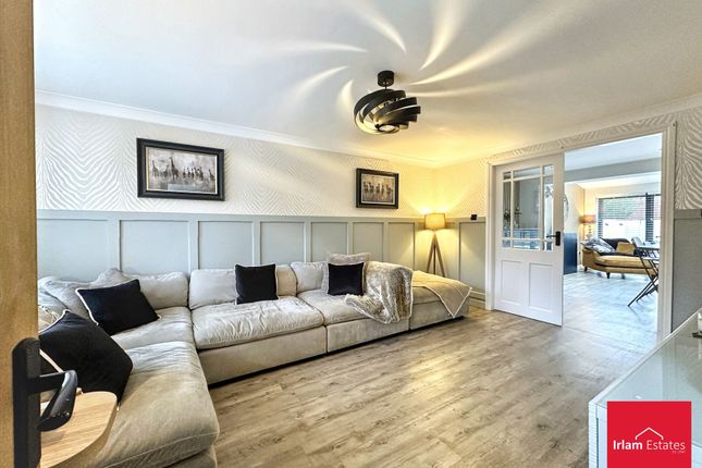 3 Buttermill Close, Manchester photo 2