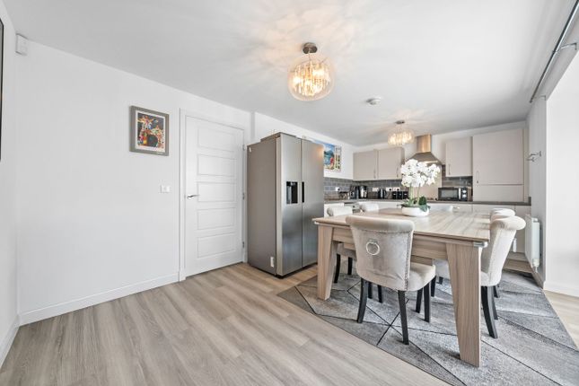 6, Smeaton Drive, Bonnybridge photo 4