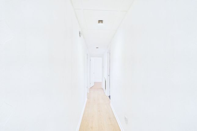 2/1 1 Kerrycroy Place, Glasgow photo 2