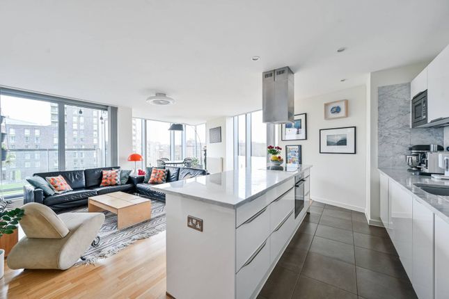 Flat for sale in Atrium Heights, Greenwich, London