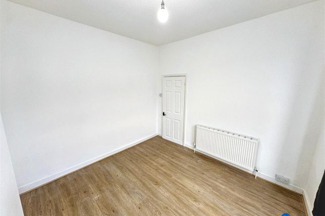 143, Green Lane, Ilford photo 4
