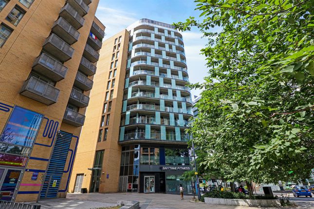 Flat 44, Da Vinci Torre, Lewisham photo 4