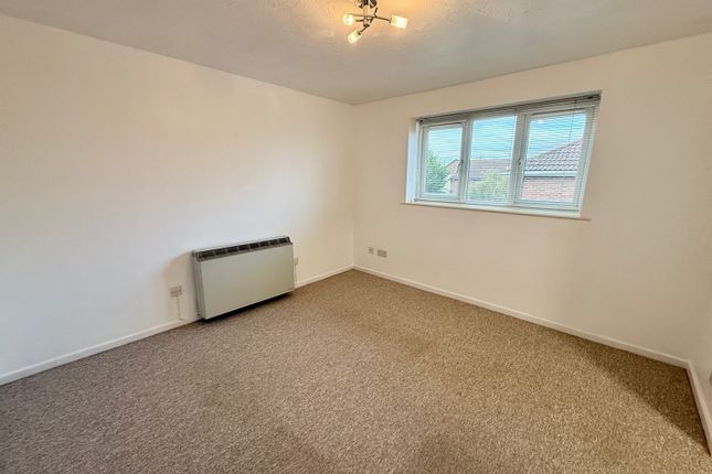 9, Basildon photo 3