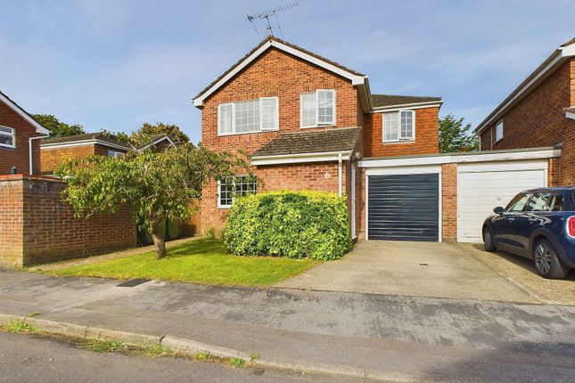 Thumbnail Link-detached house for sale in Woodside, Horsham