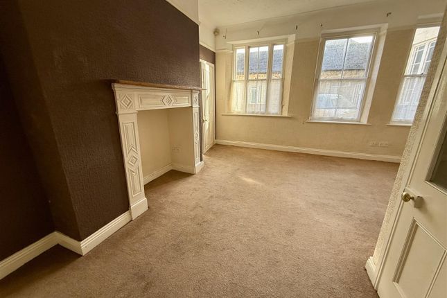 8, Main Road, Darlington photo 2
