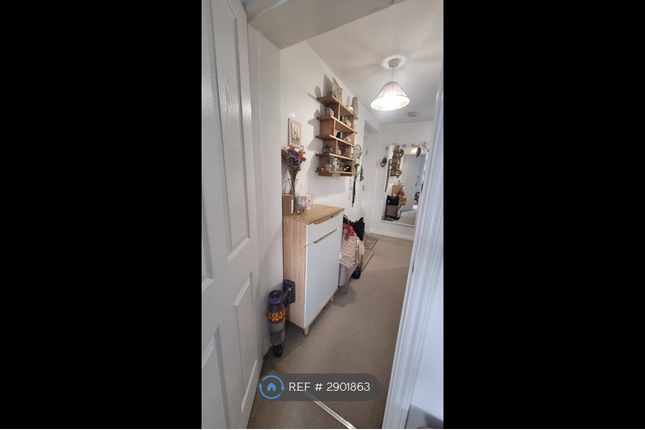 Flat, A San Andres Drive Newton Leys, Milton Keynes photo 5