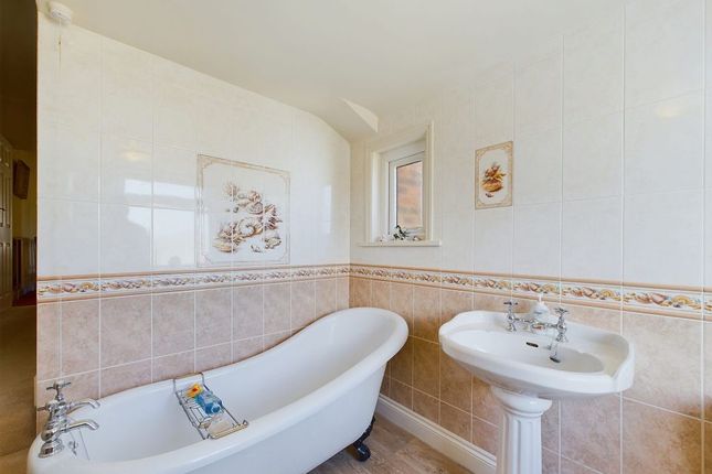 Town house for sale in Well Close Terrace, Whitby