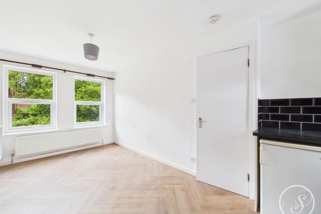 Flat 17, Mandela Court, Sholebroke Avenue, Leeds photo 4