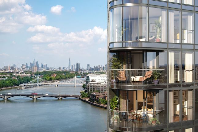 Thumbnail Flat for sale in Waterfront Dr, London