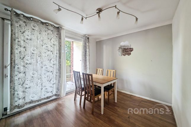 143, Roman Way, Surrey photo 3
