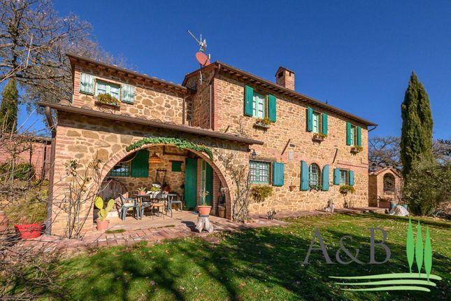 Thumbnail Country house for sale in Case Lunghe Citta' Della Pieve, Città Della Pieve, Umbria