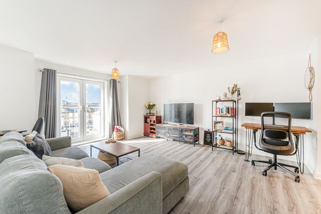 Flat for sale in Scotts Road, Bromley