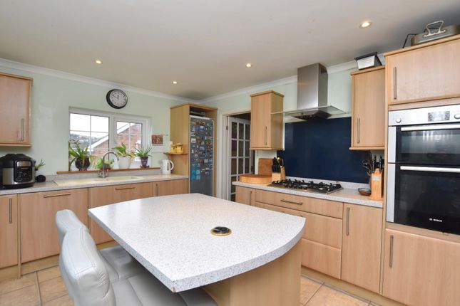 73, Nursery Fields, Hythe photo 2